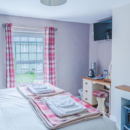 The Cock Hotel Bronllys Экстерьер фото