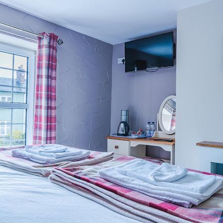 The Cock Hotel Bronllys Экстерьер фото